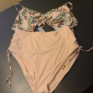 Super cute bathing suit with adjustable straps.